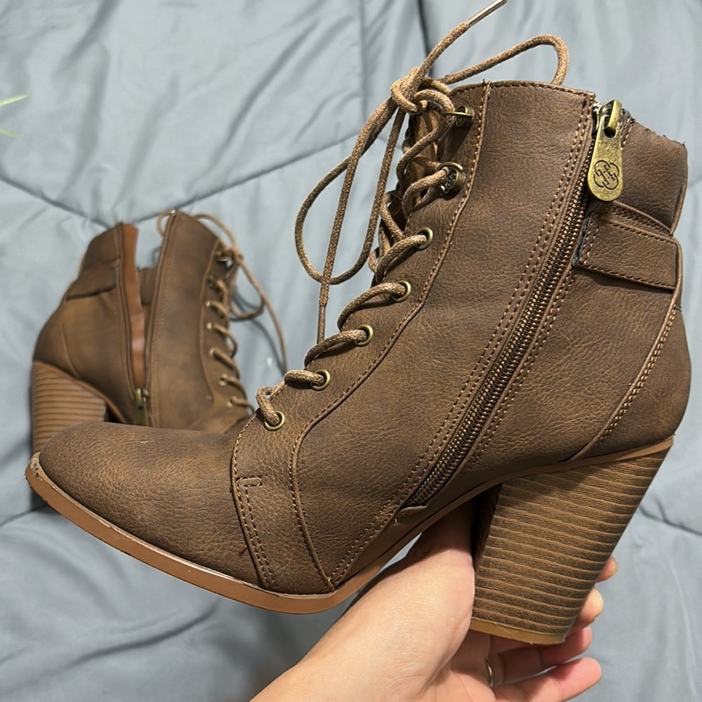 Booties 🥾 - Picture 4 of 4